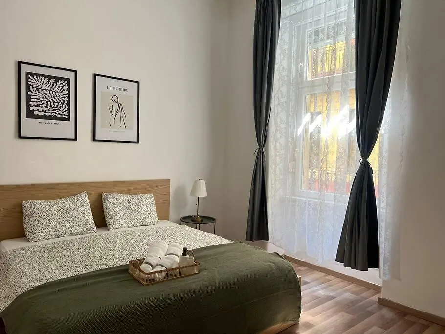 A Gem In The Heart Of Budapešť Maďarsko